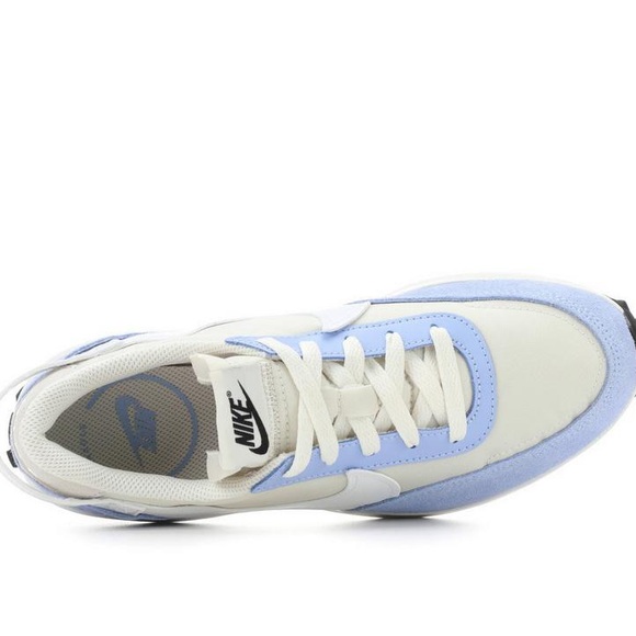 WOMEN'S NIKE WAFFLE DEBUT SNEAKERS - Picture 4 of 10